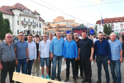 Narcis Mircescu Ii uram felicitari doamnei primar Elena Lasconi