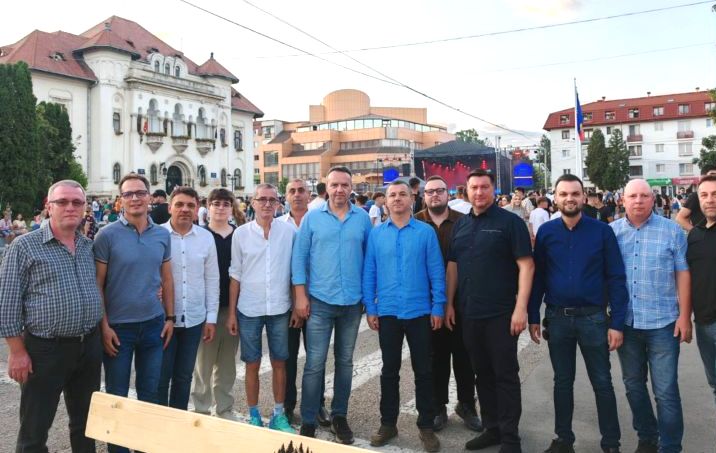 Narcis Mircescu Ii uram felicitari doamnei primar Elena Lasconi