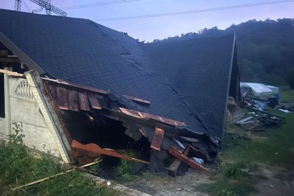 Acoperis prabusit tanar de 18 ani decedat