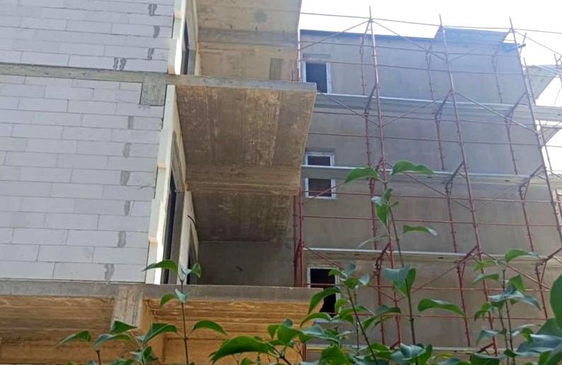 Pitesti Lucrari de construcii oprite restaurant inchis