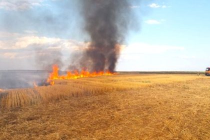 Incendii puternice in 14 localitati din Arges