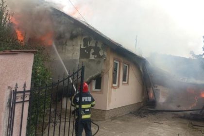 Incendii violente in Arges Casa afectate panica