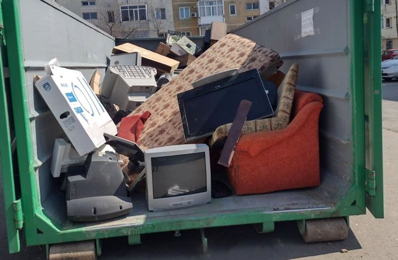 Pitestenii pot scapa gratuit de mobila veche