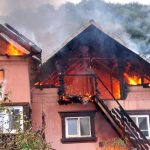 incendiu devastator in arges casa si anexe afectate