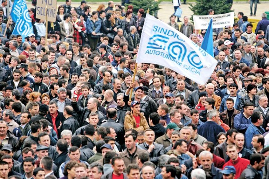 Oala da in clocot Protest masiv la Dacia