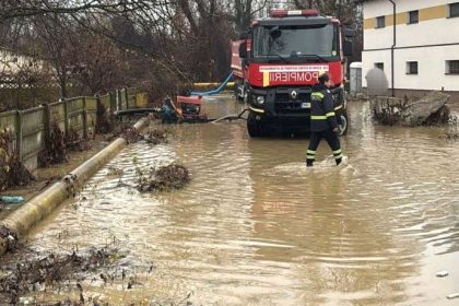 Curti inundate copaci cazuti Zonele afectate din Arges