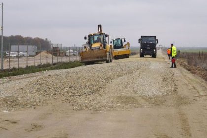 Tronson de groaza pe un drum judetean in lucrari