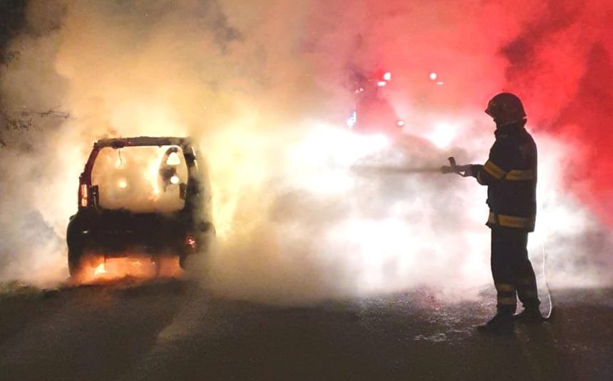 incendiu auto la iesirea din pitesti