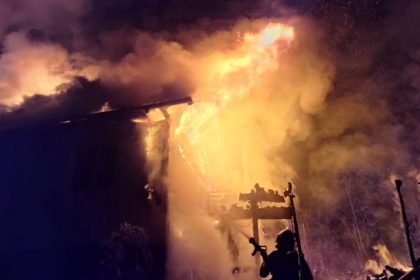 incendiu violet in arges se extinde rapid