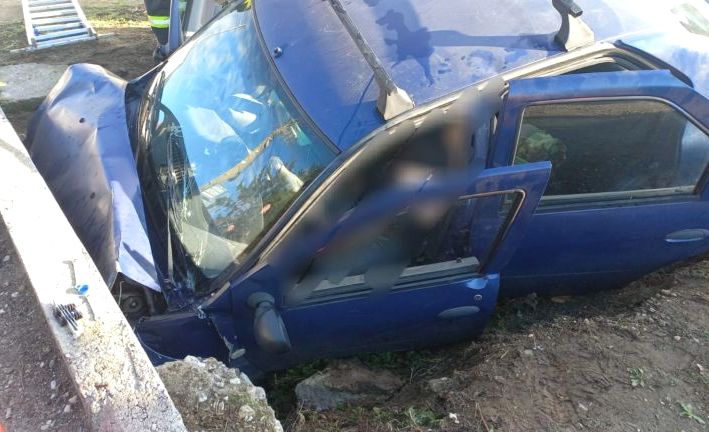 Accident grav in Arge sofer prins in masina