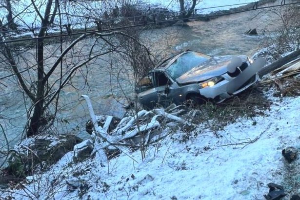 Arge A cazut cu masina in ap