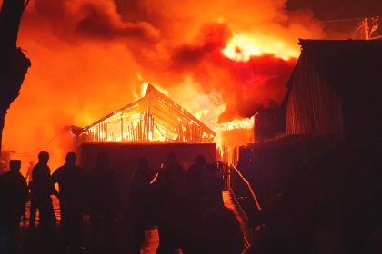 arges incendiu devastator flacari violente