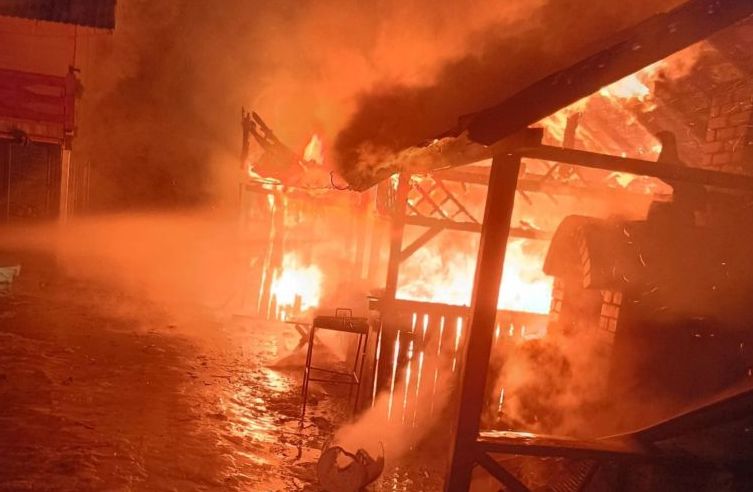 incendiu devastator in arges flacari puternice panica generala