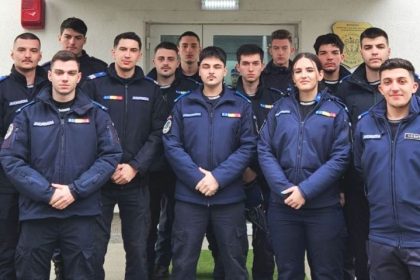 Studenti ai Academiei de Politie din Bucuresti isi desfasoara practica in Arges