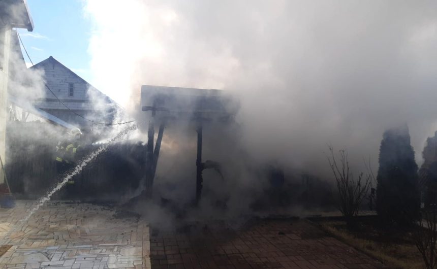 Urgent in Arges incendiu cu degajari mari de fum