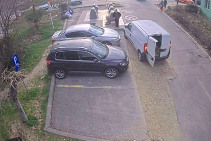 Capturati in flagrant in cartierul pitestian Craiova