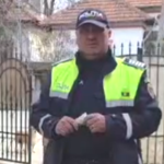 Ce a descoperit un politist din Arges langa casa sa