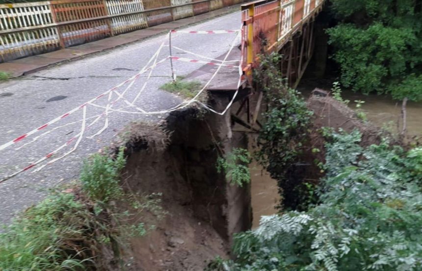 Drumul din Arges inchis timp de doua luni din cauza distrugerilor