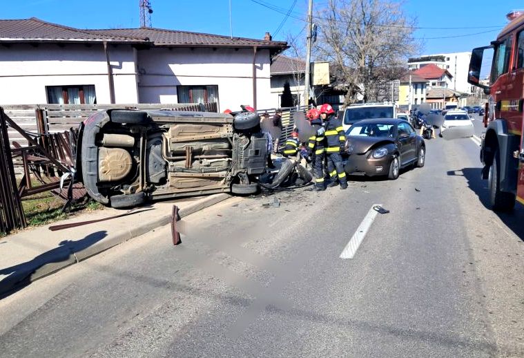 accident grav in pitesti doua victime asistate de smurd