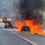 incendiu de masina flacari puternice urgenta in prezent in arges
