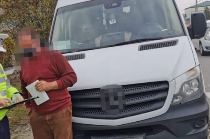 Hala conducatorilor auto sofer de maxi taxi sanctionat astazi in Arges