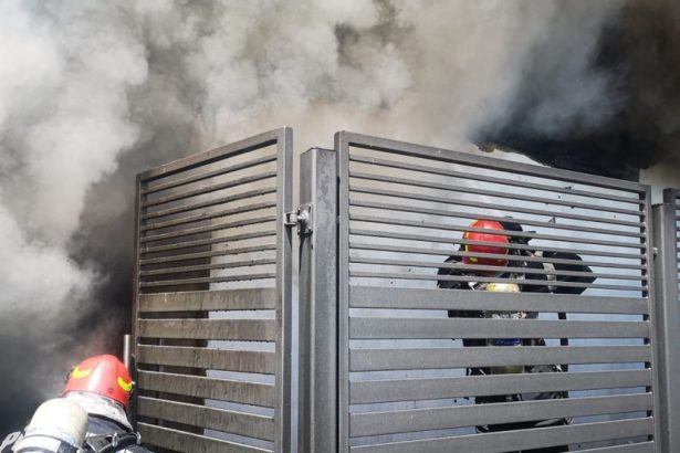 Incendiu in Pitesti Interventia pompierilor si SMURD