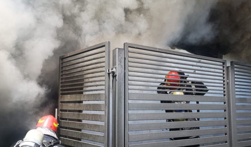 Incendiu in Pitesti Interventia pompierilor si SMURD