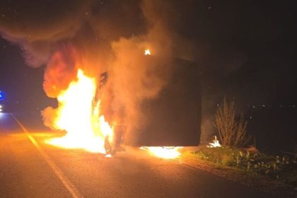 incendiu auto in arges flacari intense distrugere totala
