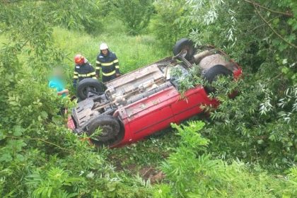 Accident grav in Arges Masina rasturnata persoane ranite