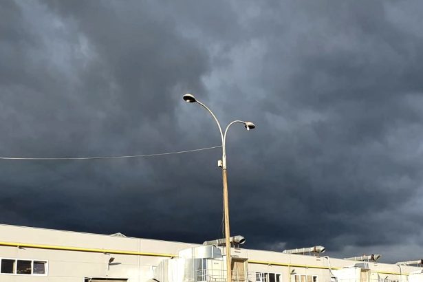 Nori intunecati Argesul sub avertizare