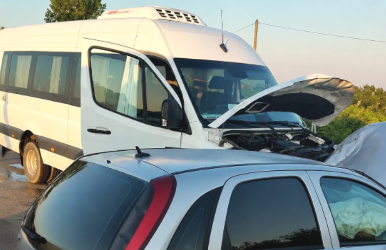 arges accident de microbuz cu angajati de la leoni patru victime