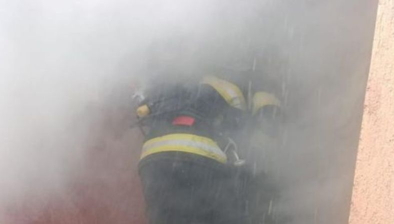 incendiu intr un apartament de pe calea bucuresti