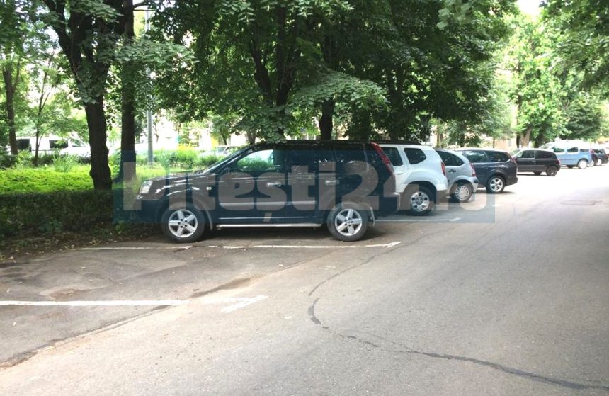 sute de locuri de parcare vor deveni cu plata