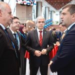 Fabrici care revine la viata Un pas uriash