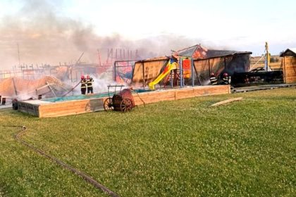 Incendiu devastator in zona Conasu Iacob Arges Panica