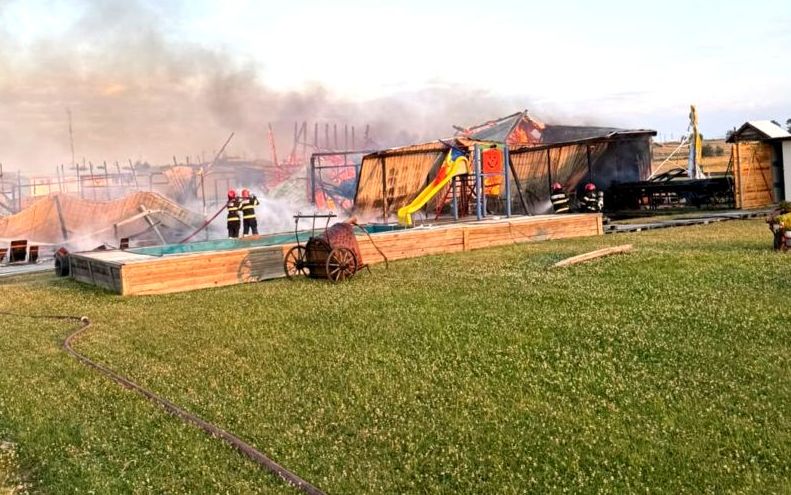 Incendiu devastator in zona Conasu Iacob Arges Panica