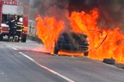 incendiu auto devastator in arges panica generala