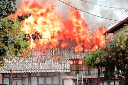 Arde in acest moment incendiu puternic in Arges
