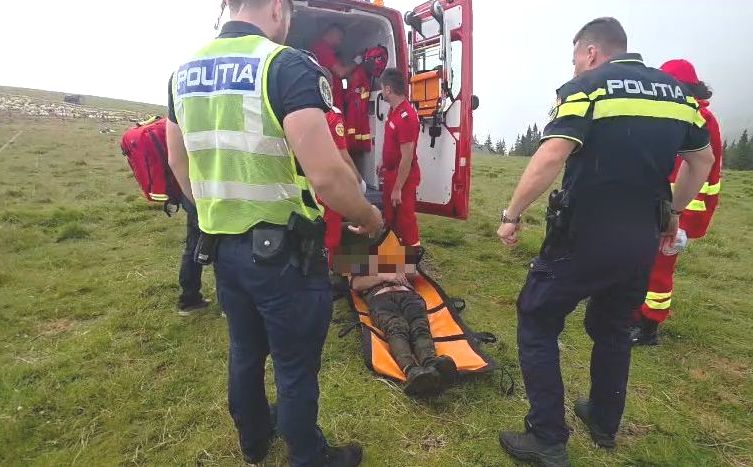 Cioban atacat brutal de un urs in Arges Alerte maxima acum