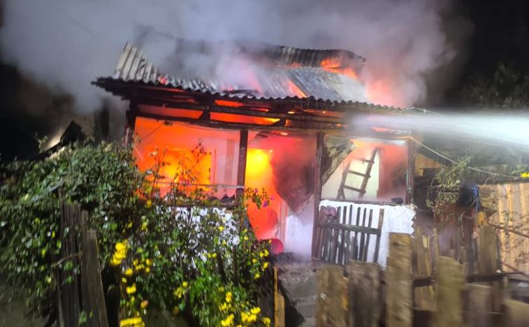 Foc incendiu in prezent in Arges