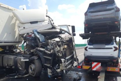 impact violent intre 3 camioane accident recent in arges