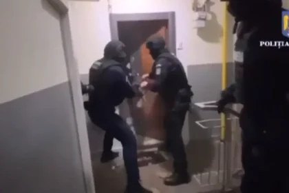 Arestat după ce a fost prins cu droguri în Argeș