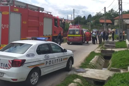Pompierii, SMURD și Ambulanța intervin de urgență la un accident grav în Argeș