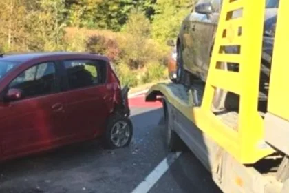 Accident în Argeș. O șoferiță de 31 de ani este victima